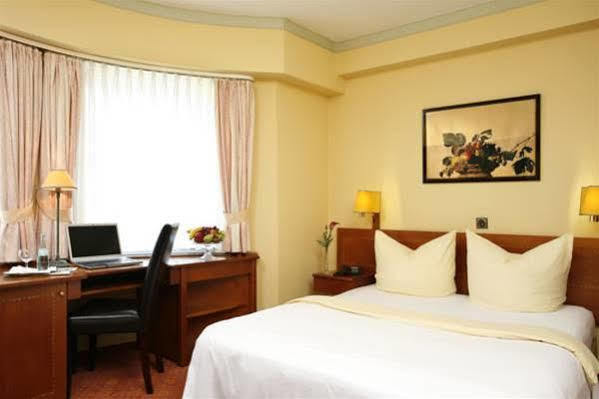 Hotel Regina -Garni Koeln מראה חיצוני תמונה